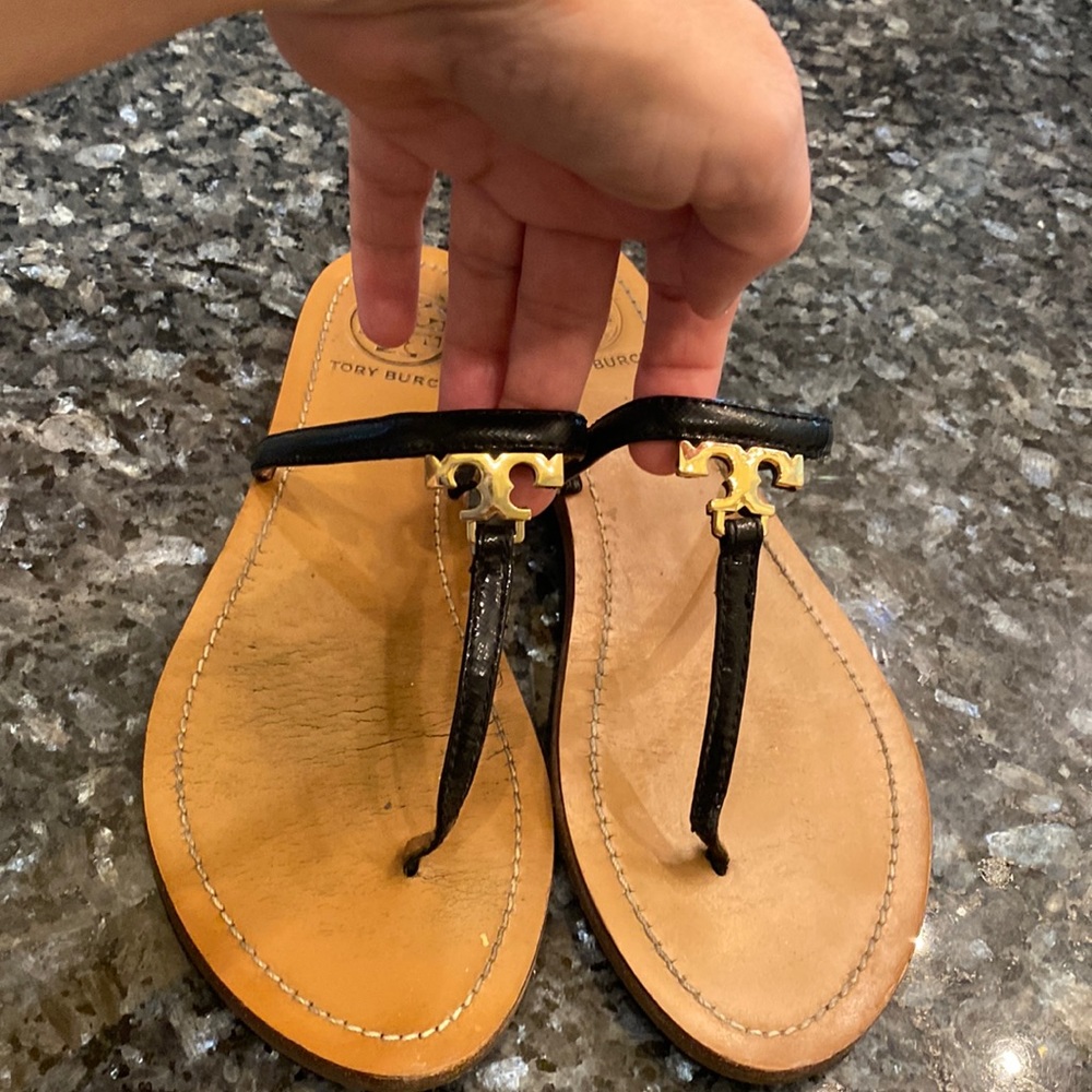 Tory Burch sandals..Comes with dust bag!
